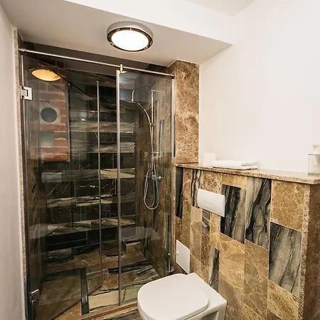 Aparthotel Yellowboot 4*